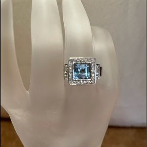 Certified White 19kt Gold 36 Diamonds and Blue Topaz Ring Size 8